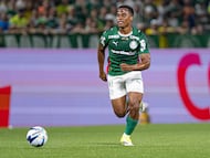 SAO PAULO, BRAZIL - MARCH 4: Jhon Arias of Paleiras runs with the ball during the Campeonato Paulista first leg Final match between Palmeiras and Novorizontino at Arena Barueri on March 4, 2026 in Sao Paulo, Brazil. (Photo by Riquelve Nata/Sports Press Photo/Getty Images)