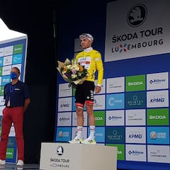 Hirschi, victoria y nuevo líder