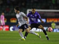 Agustin Palavecino (L) of Cruz Azul fights for the ball with Lucas Merolla (R) of Mazatlan during the 12th round match between Mazatlan FC and Cruz Azul as part of the Liga BBVA MX Varonil, Torneo Clausura 2026 at El Encanto Stadium, on March 20, 2026 in Mazatlan, Sinaloa, Mexico.