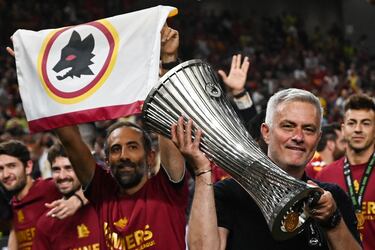 Mou tira de iron¨ªa: ¡°Si sancionan al City todav¨ªa puedo ganar la Premier...¡±