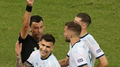 Las apuestas fallidas que condenaron a Scaloni en el debut