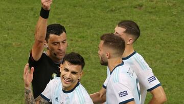 Sin volantes con llegada al área y el encasillamiento posicional de jugadores que no dominan el puesto fueron los grandes pecados del DT argentino en Bahía.