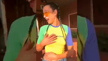 Dua Lipa rechaza una fotografía con un seguidor y su respuesta es viral