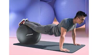 Esta ‘fitball’ o pelota de ejercicio de Amazon tiene más de 28.500 valoraciones