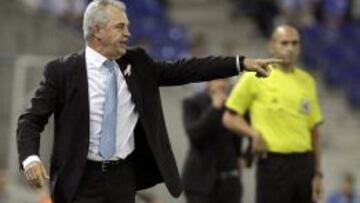 Javier Aguirre durante el partido correspondiente a la novena jornada de Liga de Primera División ante el Atlético de Madrid