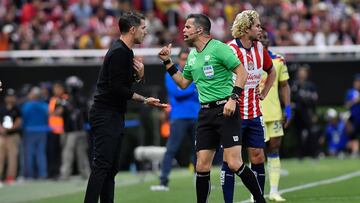 Así fue la polémica jugada del ‘Piojo’ Alvarado en el Chivas vs América