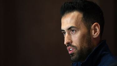 (FILES) In this file photo taken on October 12, 2020 Spain's midfielder Sergio Busquets attends a press conference at the Olympiyskiy stadium in Kiev on the eve of the UEFA Nations League football match between Ukraine and Spain. - Sergio Busquets ha