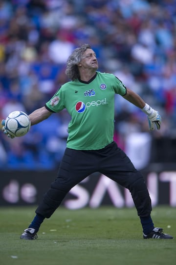 Las leyendas que despidieron el estadio Azul