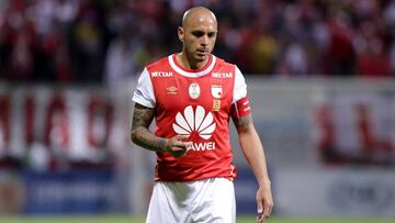 Futuro de Omar Pérez en Santa Fe está en duda