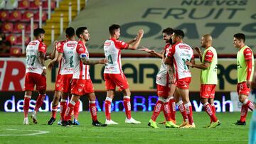 Jugadores del necaxa durante un partido del Guardianes 2021