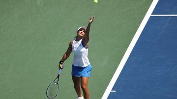 MASON, OHIO - AUGUST 22: Ashleigh Barty of Australia serves against Jil Teichmann of Switzerland during the women&#039;s singles finals of the Western &amp; Southern Open at Lindner Family Tennis Center on August 22, 2021 in Mason, Ohio.   Dylan Buell/Getty Images/AFP
 == FOR NEWSPAPERS, INTERNET, TELCOS &amp; TELEVISION USE ONLY ==