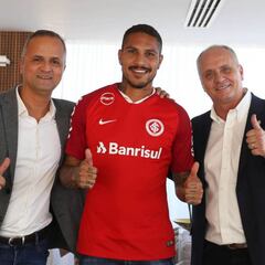 Así anunció Inter de Porto Alegre el dorsal de Paolo Guerrero