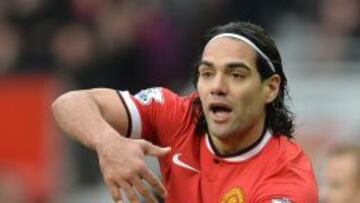 Falcao provoca penal y aplausos en Old Trafford