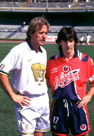 Bakero jugó en Veracruz en 1997 y Schuster estuvo con los Pumas de 1996 a 1997.