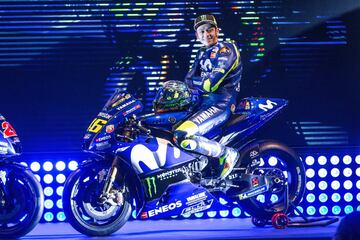 Valentino y Maverick presentan sus Yamaha para 2018