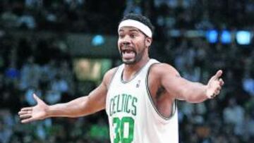 <b>PROTESTÓN. </b>Wallace, de los Celtics.
