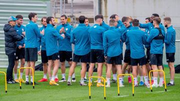 Los jugadores del Athletic se despiden de Lezama.