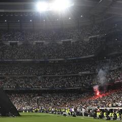 El Bernabéu a coro: "Piqué, cabrón, saluda al campeón"