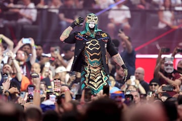 El mexicano ha causado revuelo desde su llegada a la empresa de lucha libre estadounidense, pero en esta ocasin no pudo obtener su primer victoria en un magno evento como el WrestleMania 41.