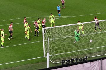 Vuelve a adelantarse el Athletic con un gol de I?igo Mart¨ªnez