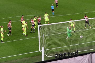 Vuelve a adelantarse el Athletic con un gol de Iñigo Martínez 