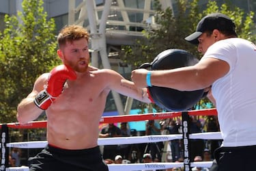 Canelo, el 'Rey' de LA: entrenamiento a reventar