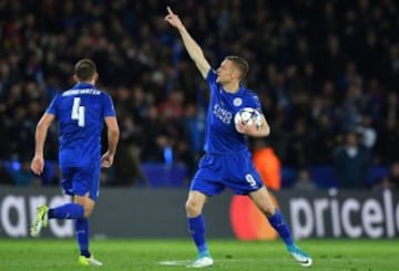 Jamie Vardy celebra el 1-1.