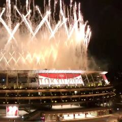 1.500 fuegos artificiales en un minuto iluminan Tokio
