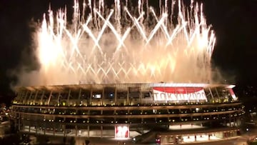 1.500 fuegos artificiales en un minuto iluminan Tokio