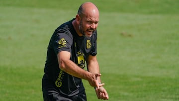 José Alberto, entrenador del Racing.