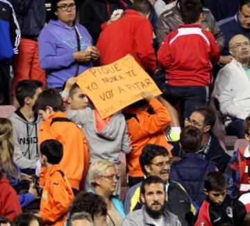 Una pancarta de apoyo a Gerard Piqué.