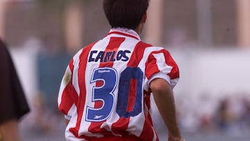 FUTBOL 00/01 31/10/00  UNIVERSIDAD DE LAS PALMAS - ATLETICO DE MADRID.  CARLOS CON EL NUMERO 30 PINTADO EN LA CAMISETA      
FOTO:CARLOS DIAZ     PUBLICADA 02/11/00