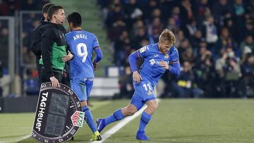 Samu Sáiz, sustituyendo a Ángel.