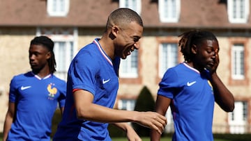 ¡Rompe redes! Atención al golazo de Kylian Mbappé en entrenamiento con Francia