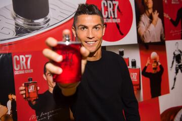 MADRID, SPAIN - SEPTEMBER 07:  Crisitiano Ronaldo celebrates the launch of his new frangrance CR7 on September 7, 2017 in Madrid, Spain.  (Photo by David Ramos/Getty Images for CR7)