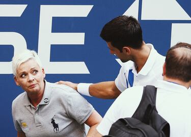 El US Open 2020 se recordará, entre otras cosas, por ser el primero jugado sin público en las gradas, pero también por la descalificación en octavos del número uno Djokovic, que perdió los nervios ante Pablo Carreño, que a la postre sería semifinalista, y le dio un pelotazo involuntario pero imprudente a una juez de línea. Thiem aprovechó la inusual coyuntura de la ausencia del Big Three (Federer renunció a la temporada tras Australia para ser operado de la rodilla derecha) y remontó en la final ante Zverev. Ningún jugador que no fuera Djokovic, Nadal o Federer había ganado un Grand Slam desde el US Open de 2016 (Wawrinka). En el cuadro WTA dominó Naomi Osaka, que levantó su segundo título en Nueva York tras superar a Azarenka en la final. 