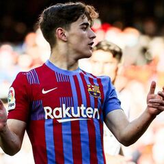 Gavi se 'carga' a Frenkie