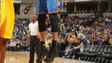 Westbrook ejecuta uno de sus 43 lanzamientos.