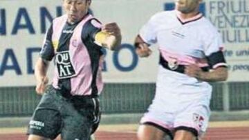 <b>DE MENOS A MÁS. </b>Tamudo tuvo la ocasión más clara anoche, aunque Agliardi la pudo atajar.