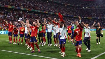 Los jugadores de la Selección celebran la victoria ante Francia y el pase a la final.