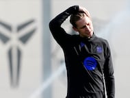 The Dutch star faces a significant setback just before key Copa and Champions League clashes, leaving Barça scrambling for midfield options.