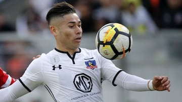 Futbol, Union La Calera vs Colo Colo
Decimosexta fecha, campeonato nacional 2018.
El jugador de Colo Colo Oscar Opazo controla el balon durante el partido de primera division contra Union La Calera disputado en el estadio Sausalito de Viña del Ma