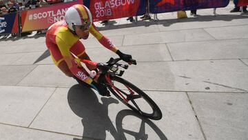 NGH008. GLASGOW (REINO UNIDO), 08/08/2018.- El ciclista espa&ntilde;ol Jonathan Castroviejo compite en la prueba contrarreloj del Campeonato de Europa de ciclismo en ruta en Glasgow (Reino Unido) hoy, 8 de agosto de 2018. EFE/ Neil Hall