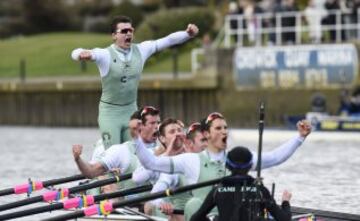 En hombres Cambridge consiguió su objetivo de romper la racha de tres victorias consecutivas de Oxford.