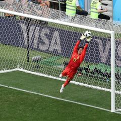 Maradona: "Ochoa está entre los tres mejores del mundo"