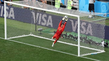 El arquero Guillermo Ochoa de México en acción durante la Copa Mundial de la FIFA 2018 del partido de fútbol F del grupo preliminar entre Alemania y México en Moscú, Rusia, el 17 de junio de 2018.
