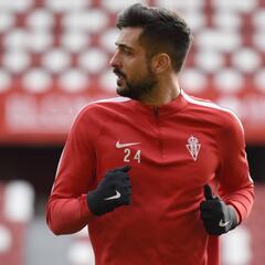 Emotiva despedida de Álex Pérez al Sporting: "No es fácil decir adiós a una afición envidiable"