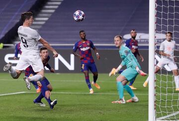 Lewandowski anot¨® el 2-6 de cabeza.