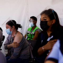 Los efectos secundarios más comunes de la tercera dosis de Pfizer y Moderna