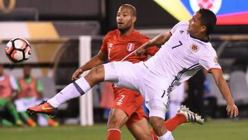 Carlos Bacca tuvo pocos espacios frente a Per&uacute; y un gran desgaste f&iacute;sico. El delantero conf&iacute;a en seguir avanzando en Copa Am&eacute;rica Centenario.